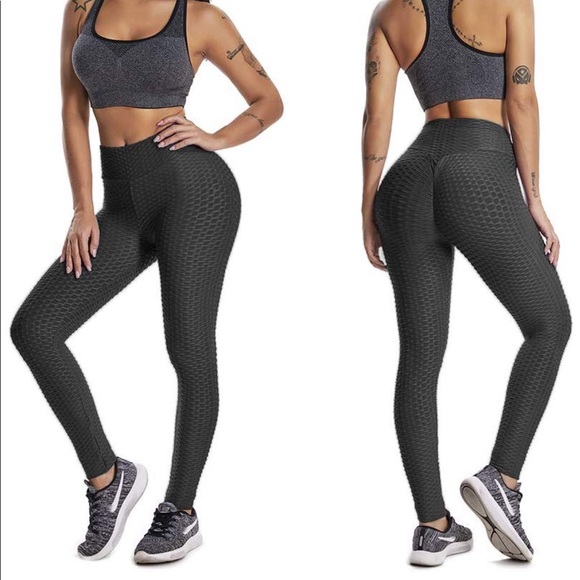 Red Scrunch Booty Workout Leggings - Picture 2 of 4